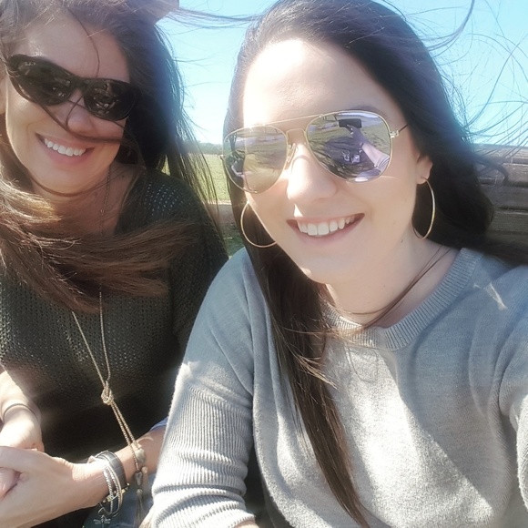 Meet your Posher, Christine - Picture 3 of 4